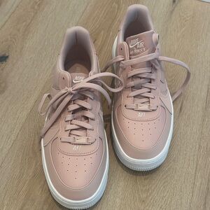 Air Force 1 Nike Women's Sneakers in Soft Pink